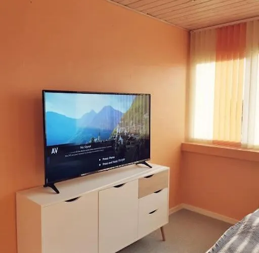 Comfortable 3- Bedroom Villa With Free Parking